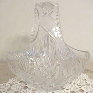 Lead crystal cut base Basket